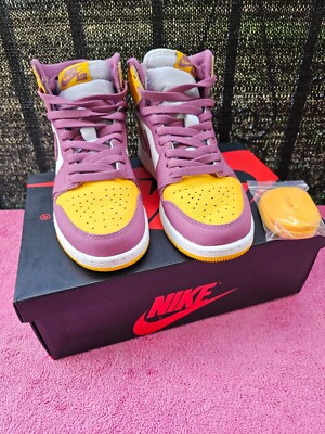 Nike Air Jordan 1 Retro High OG GS Brotherhood Size 5.5Y Shoes University Gold