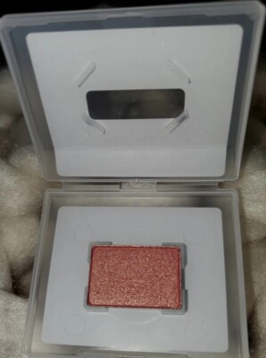 Mary Kay ChromaFusion Eye Shadow Shimmer 12 hour pigment-rich hues -Golden Peach