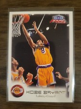 Kobe Bryant (No. 8) 1999-00 Fleer Focus #62 Lakers NBA Basketball