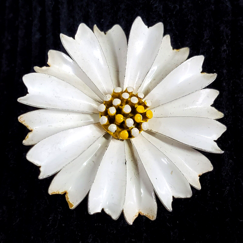 Vtg Crown Trifari White & Yellow Daisy Flower Enamel Mod Retro Earrings - READ - Picture 5 of 12