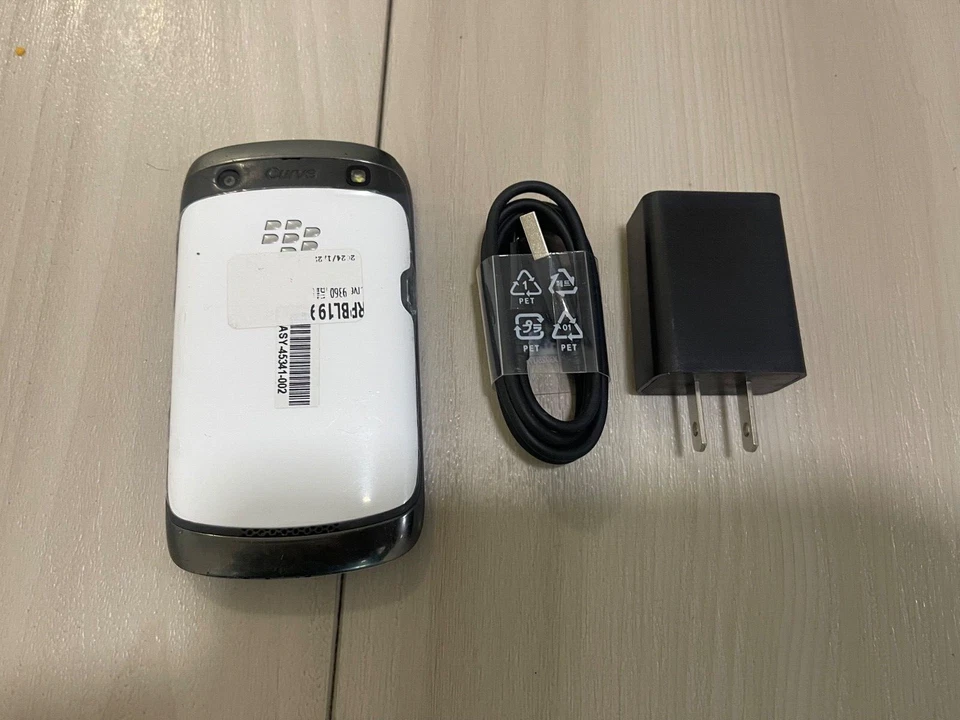 BlackBerry Curve 9360 - 512 MB - White (Unlocked) (CA) - Image 2 of 2