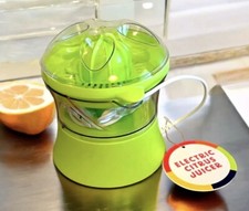 Bullseye's Playground Mini Electric Juicer USB Connection