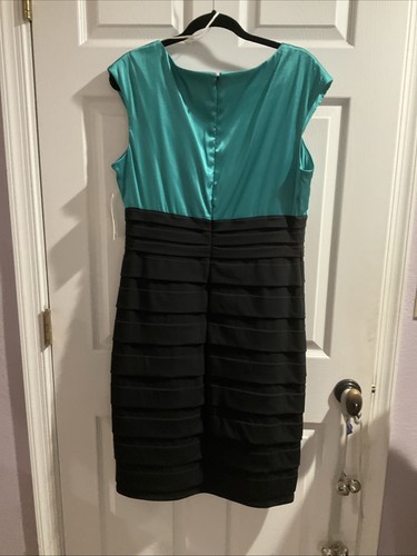 Body Con Dress - Picture 7 of 7
