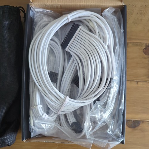 Cablemod PRO ModMesh C-series Kit CM-PCSR-FKIT-NKW-R - Afbeelding 2 van 4