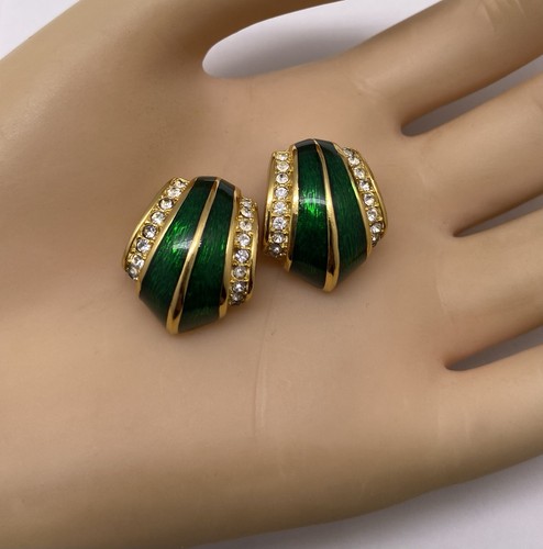 Vintage Christian Dior Gold Tone Green Enamel Rhinestone Clip On Earrings - Imagen 4 de 5