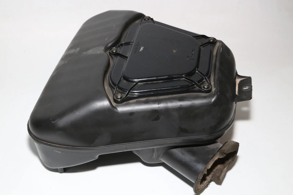 01-07 Suzuki Hayabusa GSX1300R Caja de aire Caja de filtro de admisión de aire 13700-24f04 OEM  Foto 4 de 4