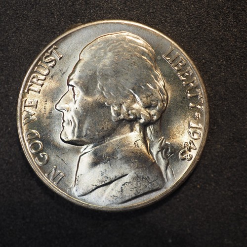 1943 **D**JEFFERSON SILVER NICKEL - NICE UNC WAR NICKEL- *FREE SHIPPING* M9342