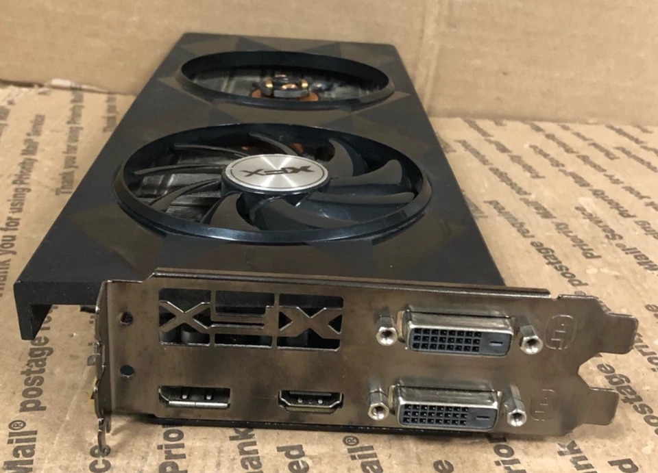 PARTS! XFX AMD Radeon R9 390 8GB GDDR5 Graphics Card (R9-390P-F2R9-390P-F28M) - Image 4 of 4