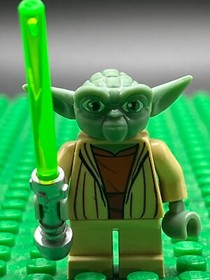 Lego Star Wars "YODA with Light Saber" Lot 653