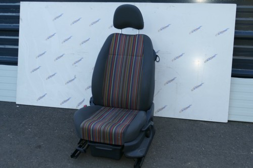VW Fox Sitz Fahrersitz vorne links Stoff Muster 5Z0881105J