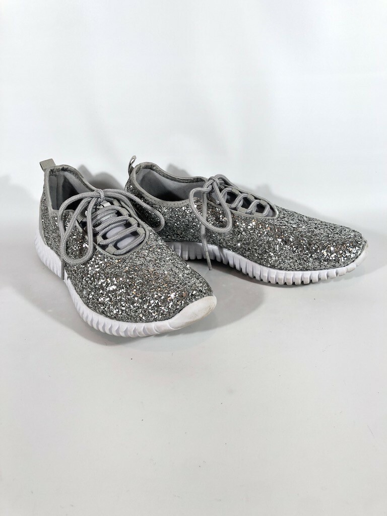 daisy fuentes tennis shoes