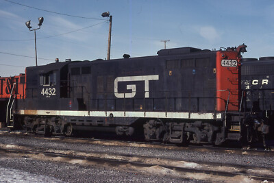 GT GTW GRAND TRUNK GP9 4432 BLACK IN 1981    ORIGINAL SLIDE
