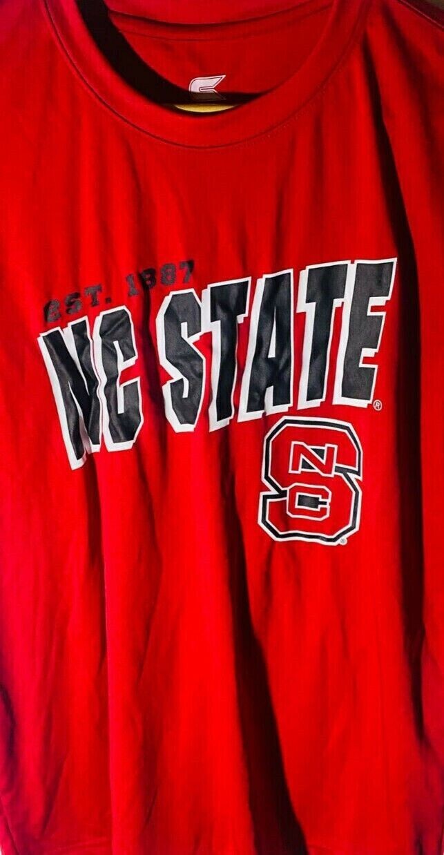 Barnesmith NC State Wolfpack Basketball T-Shirt - Unisex Short Sleeve Tee For Game Day | Officially Licensed, Made In USA, Red, Large