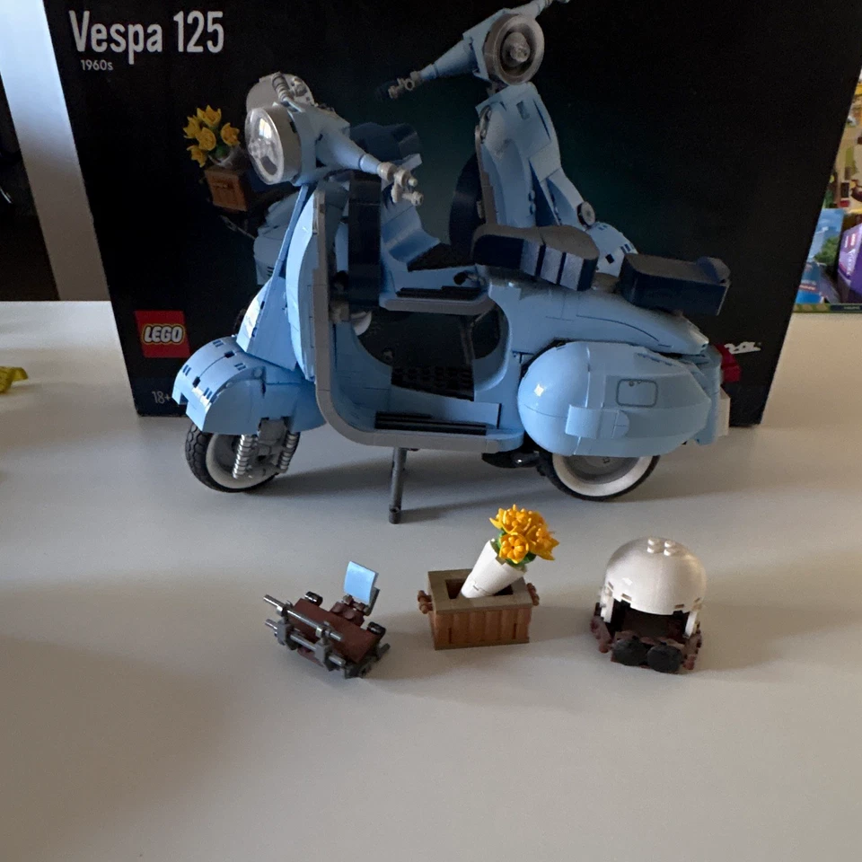 LEGO Icons 10298 Vespa 125