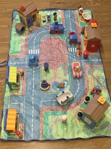 Large ELC Happyland Bundle With Playmat/storage Bag buildings vehicles & Figures