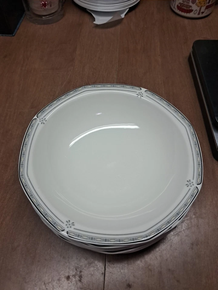 6 cuencos multiusos Royal Doulton Fine China NEWPORT 7 3/4 Euc Bin 201 Foto 2 de 4