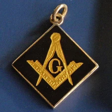 Vtg Masonic Freemason 10K Yellow Gold & Onyx Pendant Size 1"x1", 4.93 Grams