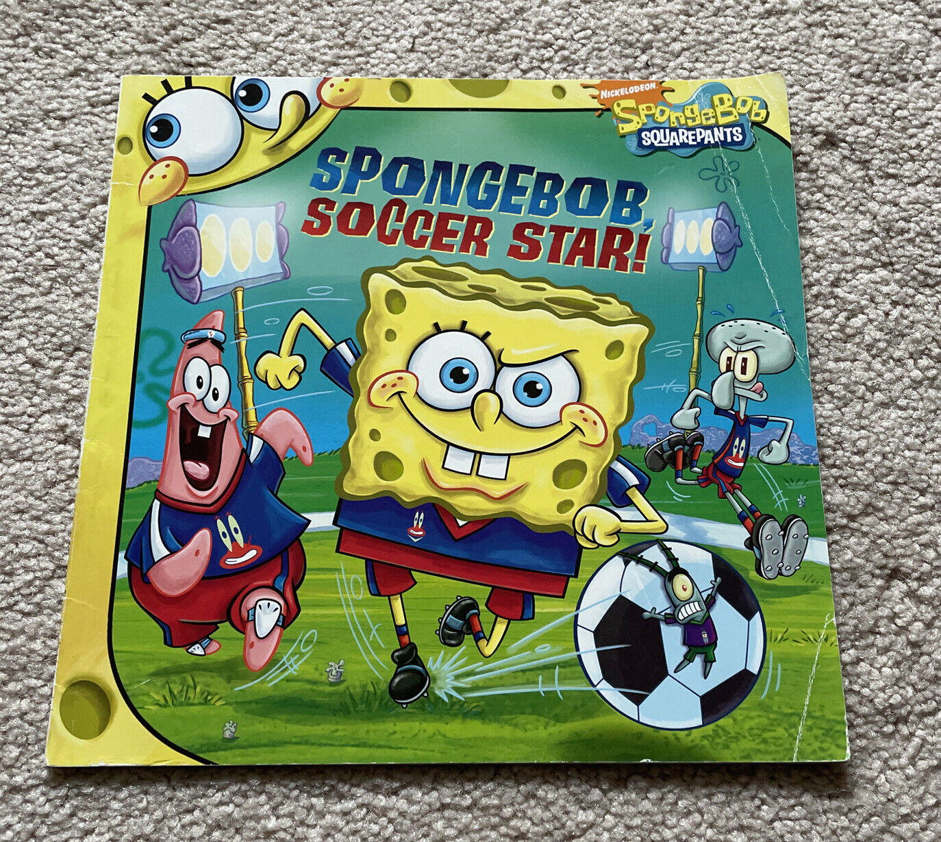 Nickelodeon SpongeBob SquarePants SpongeBob Soccer Star! Paperback Book