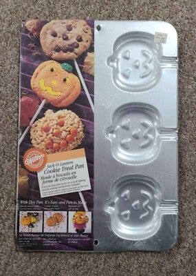 NEW Wilton Pumpkin Cookie Treat Pan Halloween 