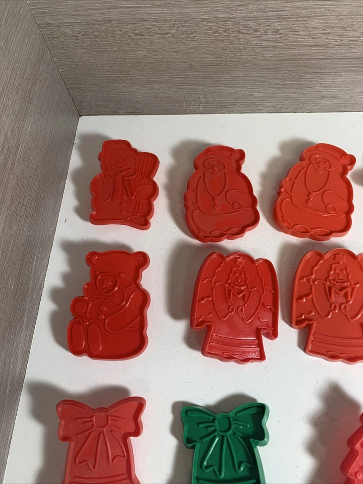 12-Vintage Holiday Cookie Cutter Lot Plastic Christmas EKCO Hutzler - Image 2 of 4