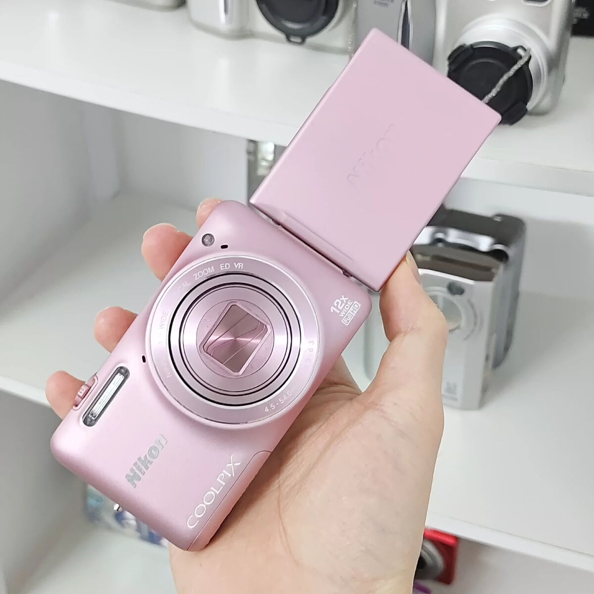 Nikon COOLPIX S6600 16.0MP 12x Zoom Compact Digital Camera Nikon COOLPIX S6600 16.0MP 12x Zoom Compact Digital Camera