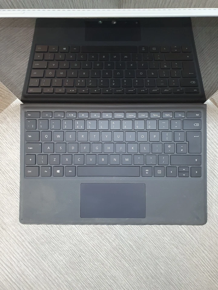 Microsoft Surface Pro 4 12.3" M3-6Y30 @ 0.9GHz 4GB RAM 128GB SSD Grade C EJ1102 - Image 2 of 4