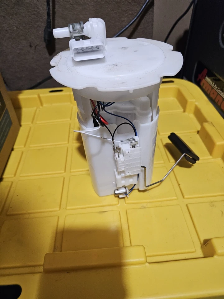 04-06 Conjunto de módulo de bomba de combustible Nissan Altima - Petrotek 2202-520958 se adapta a 2,5 L-L4 Foto 2 de 3