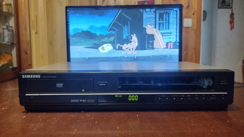 SAMSUNG DVD-V5600 COMBO VHS DVD HI-FI STEREO REVISIONATO CON TELECOMANDO - Immagine 2 di 4
