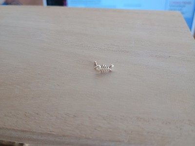 Nasenpiercing Fishbone