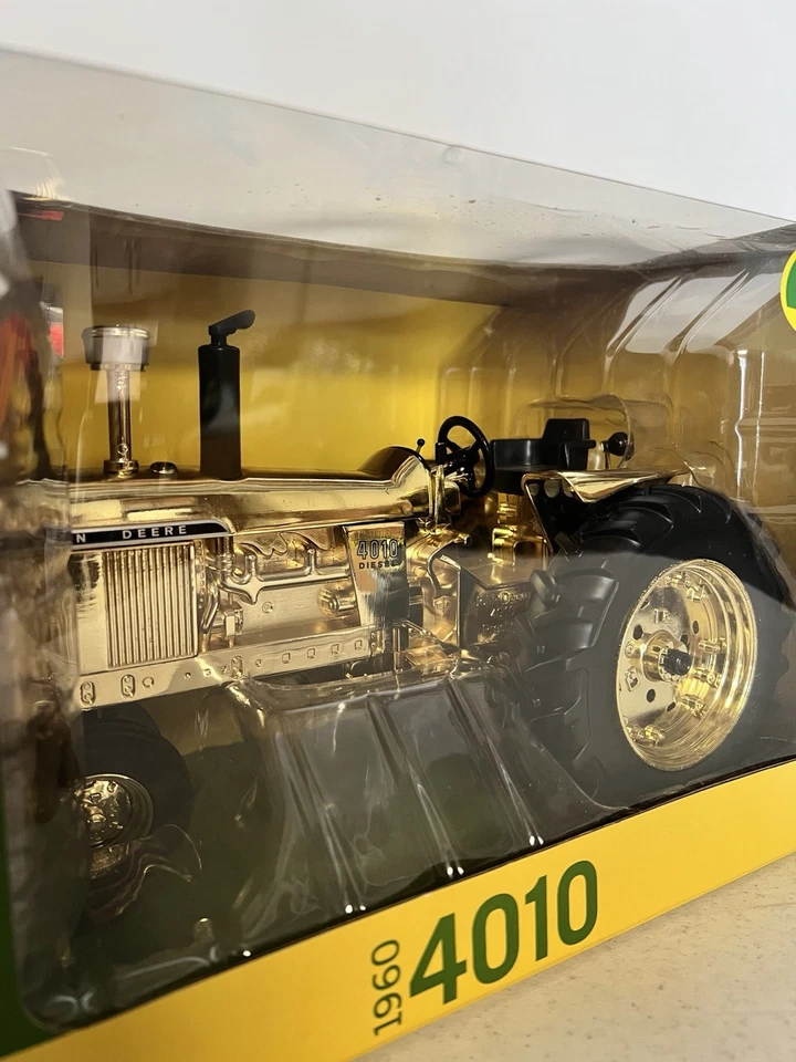 1/16 1960 John Deere 4010 Diesel Tractor Narrow Front Prestige Gold 1 of 250 - Image 3 of 4