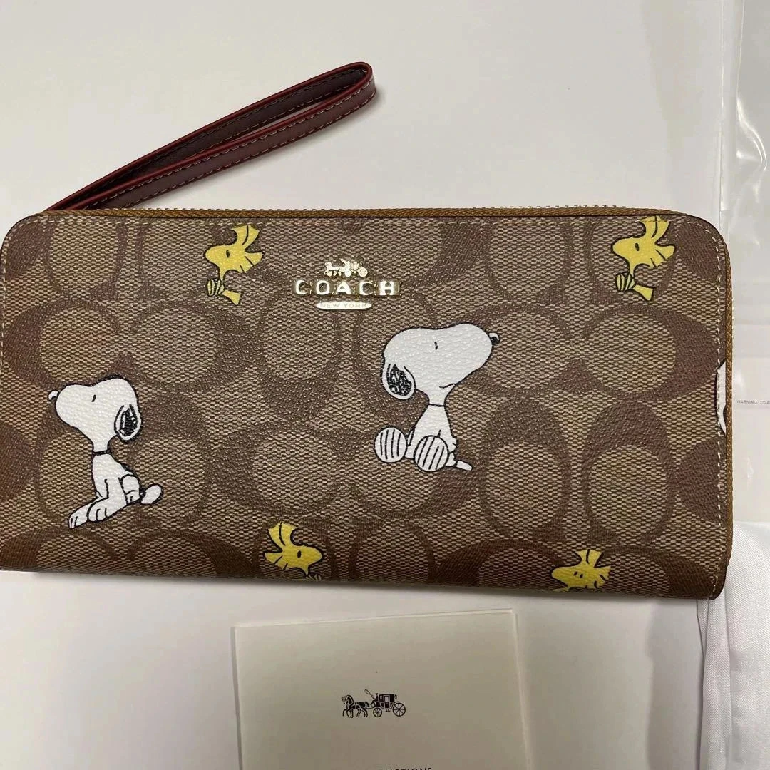 X COACH PEANUTS Woodstock Snoopy With Wallet Around Zip Long Peanuts X Coach 2026 コンパクトZIPウォレット スナップ コーチ新作 小物