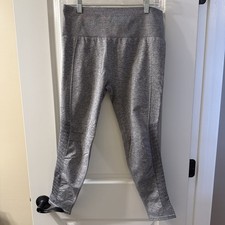 Fabletics Women's size L Sync High Waisted Perforated Gray Seamless 7/8 Leggings