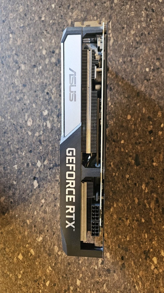 ASUS Dual GeForce RTX 3070 OC 8GB GDDR6 Scheda Grafica USATA CON SCATOLA - Immagine 3 di 4