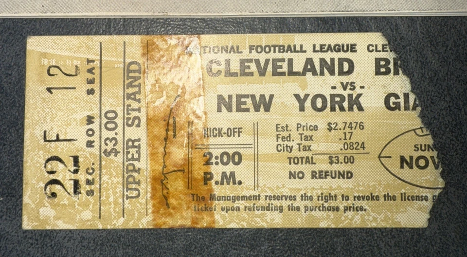 CLEVELAND BROWNS vs New York Giants NFL game Program Nov 26th 1961 W/ Ticket - Image 3 of 4