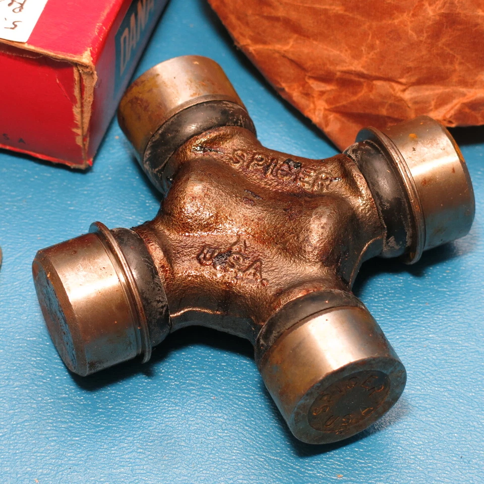 NOS GM 1961 - 1962 别克 LeSabre Invicta Electra Dana Spicer 后 U-Joint 套件 — 第 2/4 张图片