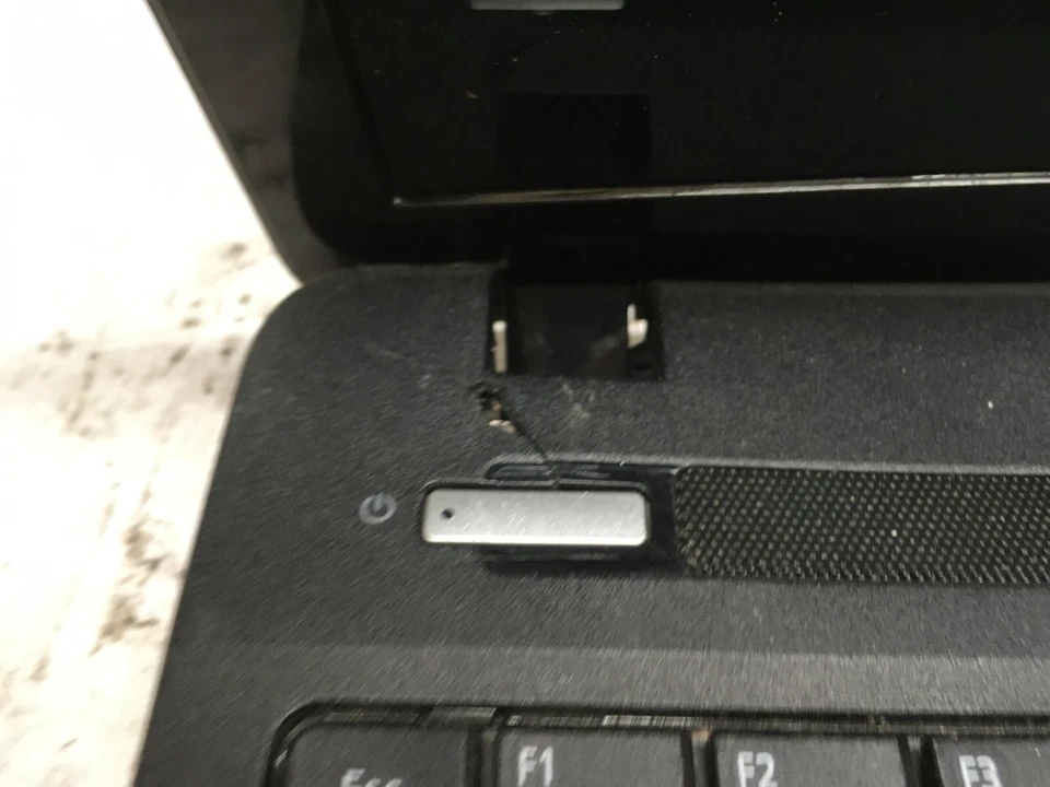 Acer Aspire E1 - Q5WPH 15" (AS IS) Intel Core i5-4200U @ 1.6 GHz- JZ - Image 2 of 4