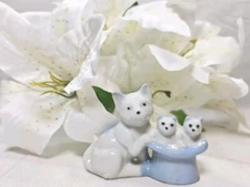 Cat And Kittens In Top Hat Vintage JAPAN Marked Blue And White Ceramic