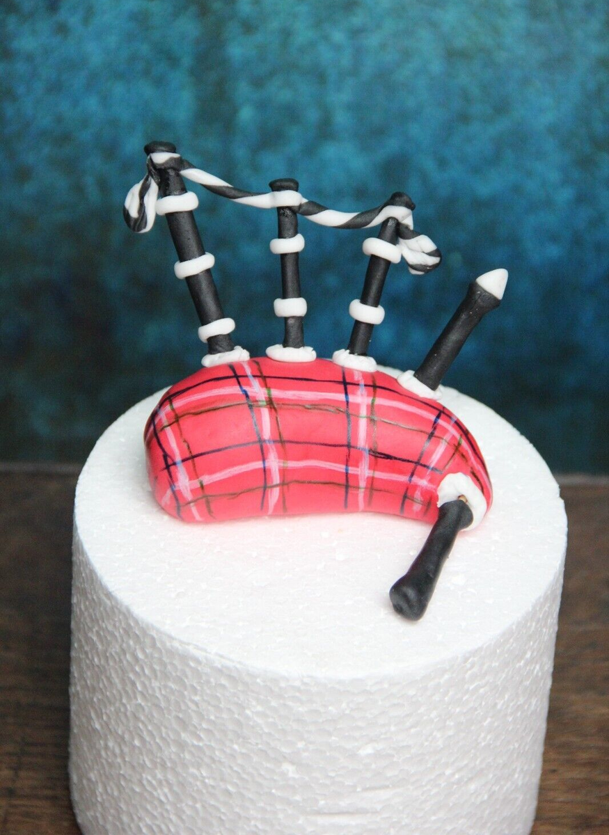 BAGPIPES handmade fondant cake topper UK - Main Image