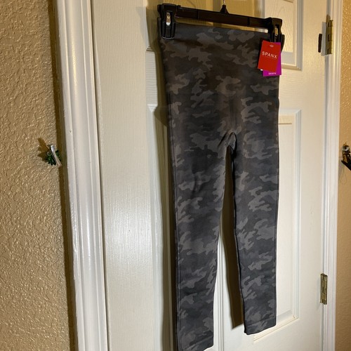 Spanx Women MEDIUM Cropped Lamn Leggings Camo Shape Relax Stretch Sexy Slim Fit - Picture 4 of 11