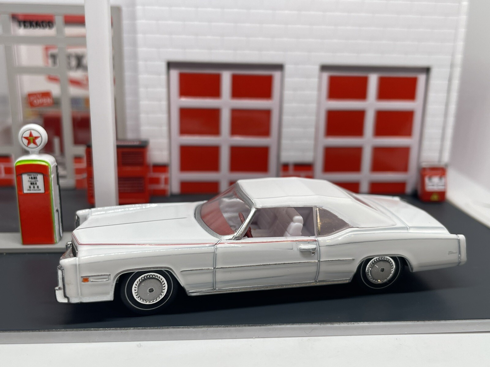1975-1978 Cadillac Eldorado White 1/64 Scale Limited Edition