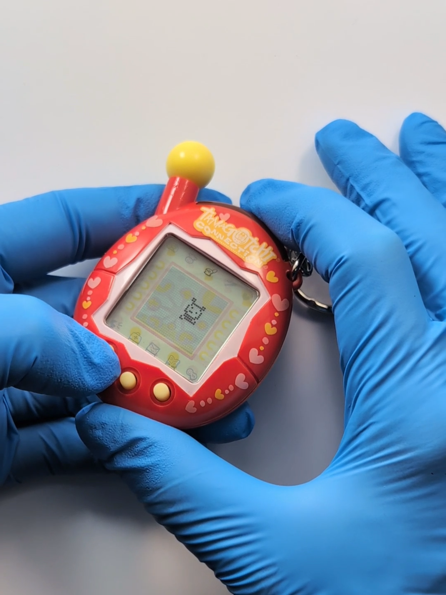 ⭐VTG Tamagotchi Connection V4 Red Hearts Antenna + CUSTOM CASE