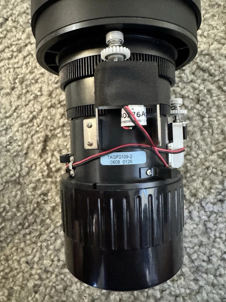 Lente zoom de proyección Panasonic TKGF0109-2 DLP XGA: 1,8-2,5 Foto 2 de 4