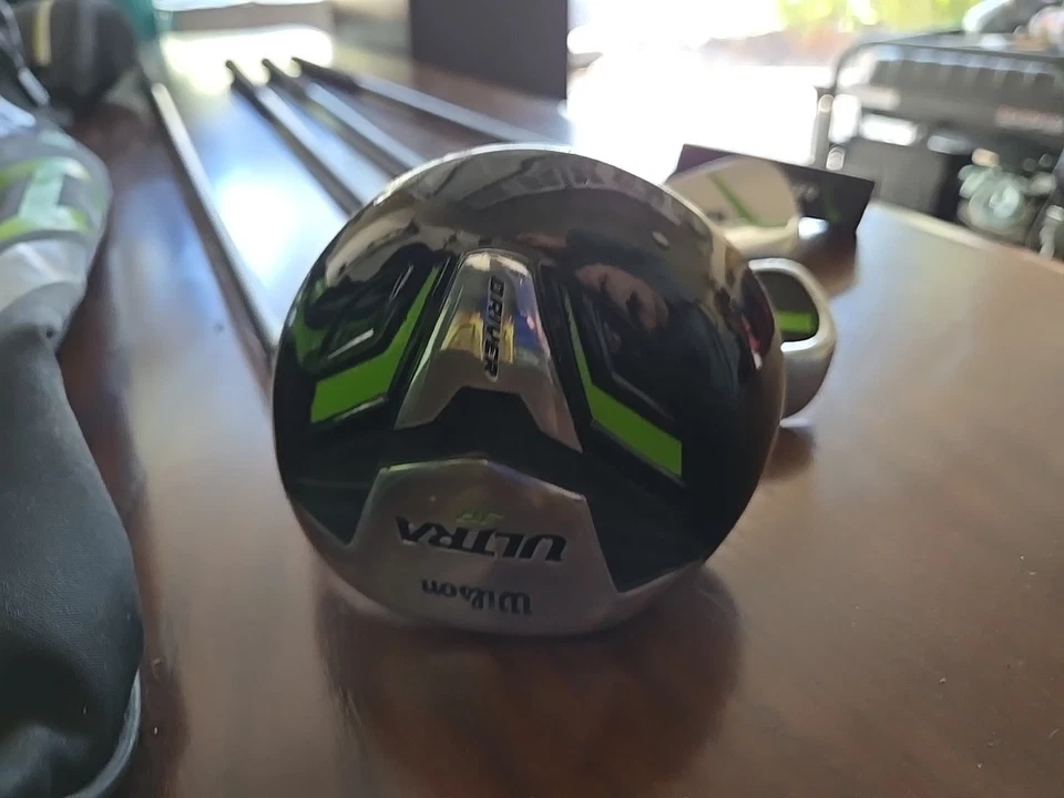 Juego de 4 palos de golf Wilson Ultra Jr Junior Flex diestro grande verde con bolsa Foto 3 de 4