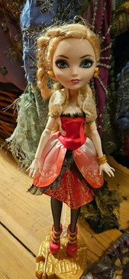Ever After High Apple White Doll Mattel Blonde Hair Jointed W Stand Collectors