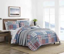 Queen Quilt Set, Reversible Bedding with Matching Shams, Patchwork Plaid Room