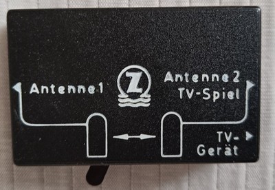 Antennen-Weiche umschaltbar 2 Fach  Splitter IEC 2 x weiblich 1 x Lötstelle