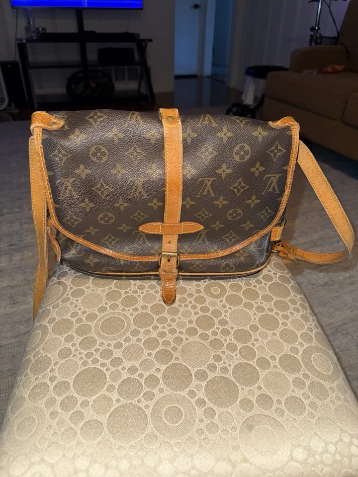 Bolso de Hombro LOUIS VUITTON Saumur 30 AR0952 Monograma Lona Cuero Marrón Usado Foto 2 de 4