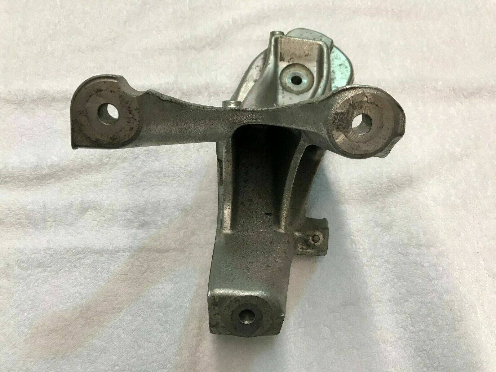LAMBORGHINI HURACAN PASSENGER RIGHT ENGINE MOTOR MOUNT BRACKET OEM 4S0199308B