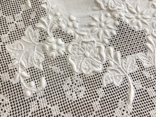 Vintage HANDMADE Flax Linen Floral Whitework Embroidery 54x76" Tablecloth (RF931 - Picture 4 of 11