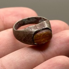 LOVELY ANCIENT ROMAN BRONZE RING WITH GLASS INSERT